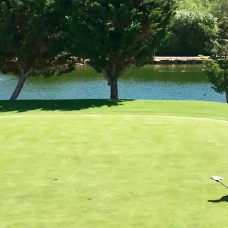Beachfront- Junto A La Playa Y Con Impresionantes Vistas Al Mar Marbella