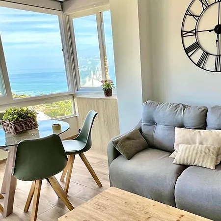 Beachfront- Junto A La Playa Y Con Impresionantes Vistas Al Mar Appartamento Marbella