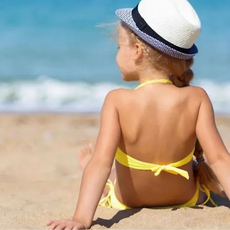 Beachfront- Junto A La Playa Y Con Impresionantes Vistas Al Mar Apartamento *