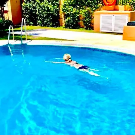 Beachfront- Junto A La Playa Y Con Impresionantes Vistas Al Mar Apartamento Marbella