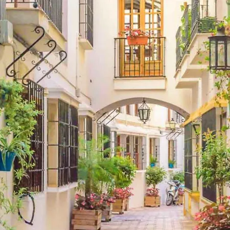 Beachfront- Junto A La Playa Y Con Impresionantes Vistas Al Mar Apartamento Marbella