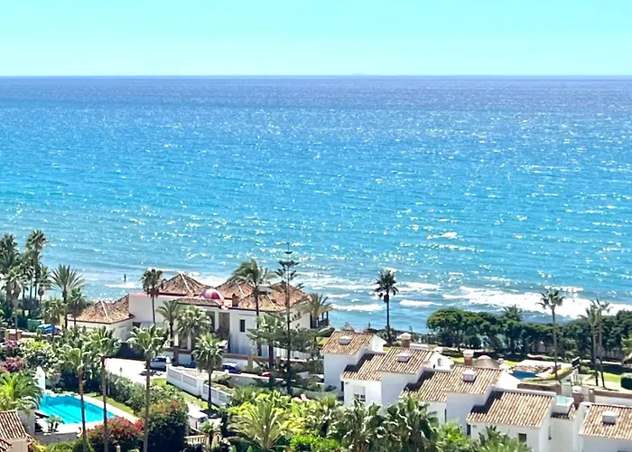 Beachfront- Junto A La Playa Y Con Impresionantes Vistas Al Mar Marbella