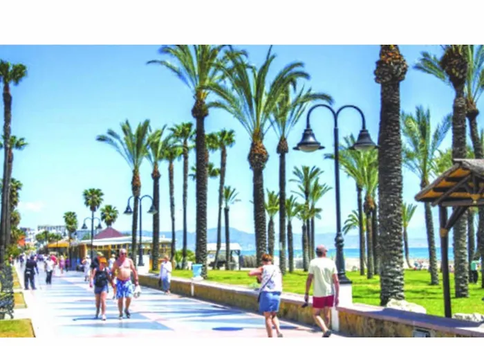 Beachfront- Junto A La Playa Y Con Impresionantes Vistas Al Mar *