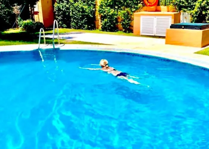 Beachfront- Junto A La Playa Y Con Impresionantes Vistas Al Mar Apartman Marbella