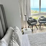 Beachfront- Junto A La Playa Y Con Impresionantes Vistas Al Mar * Marbella