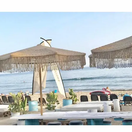Beachfront- Junto A La Playa Y Con Impresionantes Vistas Al Mar