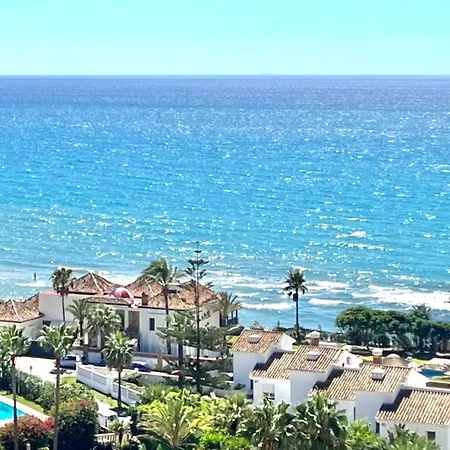 Beachfront- Junto A La Playa Y Con Impresionantes Vistas Al Mar Марбелья