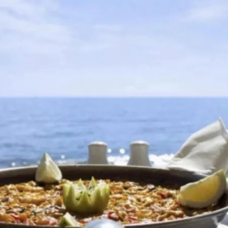 Apartment Beachfront- Junto A La Playa Y Con Impresionantes Vistas Al Mar *