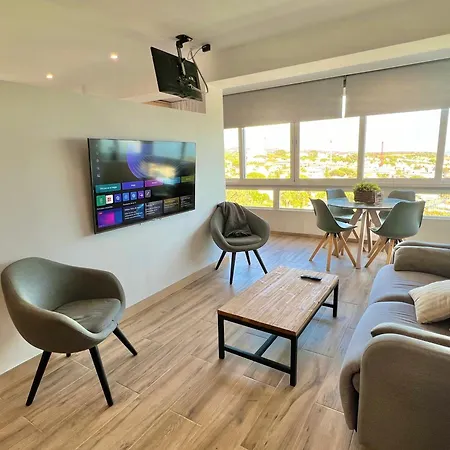 Beachfront- Junto A La Playa Y Con Impresionantes Vistas Al Mar 아파트