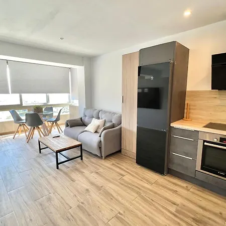 Beachfront- Junto A La Playa Y Con Impresionantes Vistas Al Mar Apartment Marbella