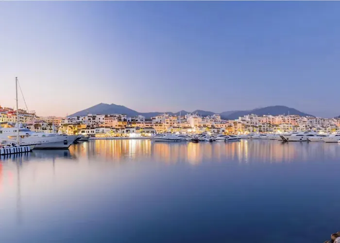 Beachfront- Junto A La Playa Y Con Impresionantes Vistas Al Mar Marbella
