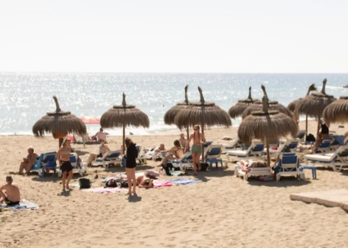 Beachfront- Junto A La Playa Y Con Impresionantes Vistas Al Mar Marbella