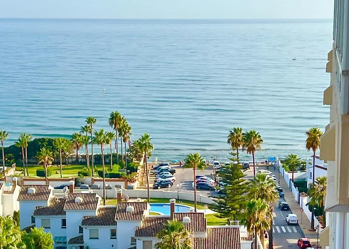 Beachfront- Junto A La Playa Y Con Impresionantes Vistas Al Mar شقة
